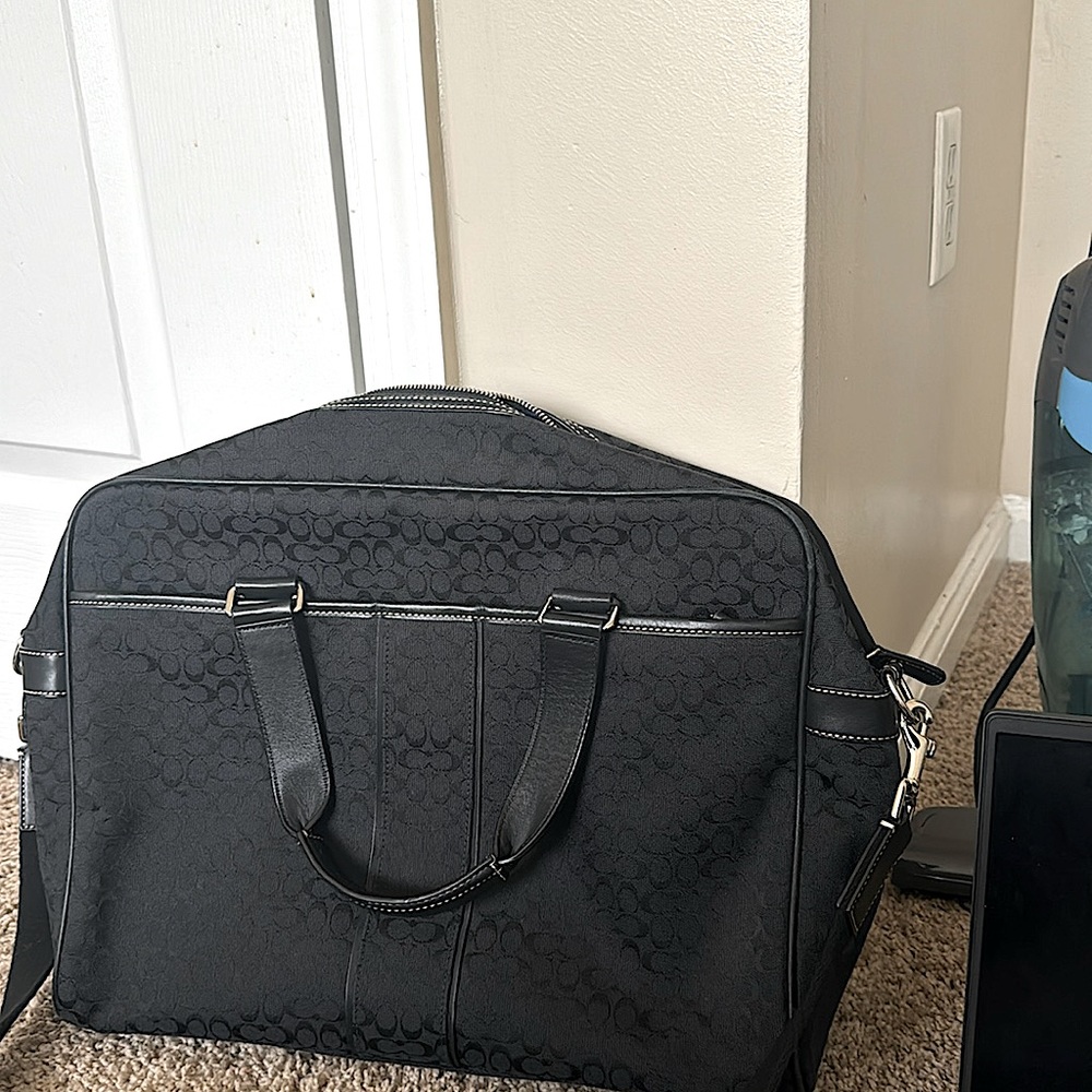 Selling coach black Hudson computer laptop. It’s in great condition. Barley used - Picture 5 of 5